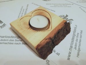 Teelichthalter Tischdeko Herz rustikal mit Rinde aus Holz Zirbe