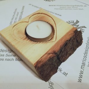 Teelichthalter Tischdeko Herz rustikal mit Rinde aus Holz Zirbe